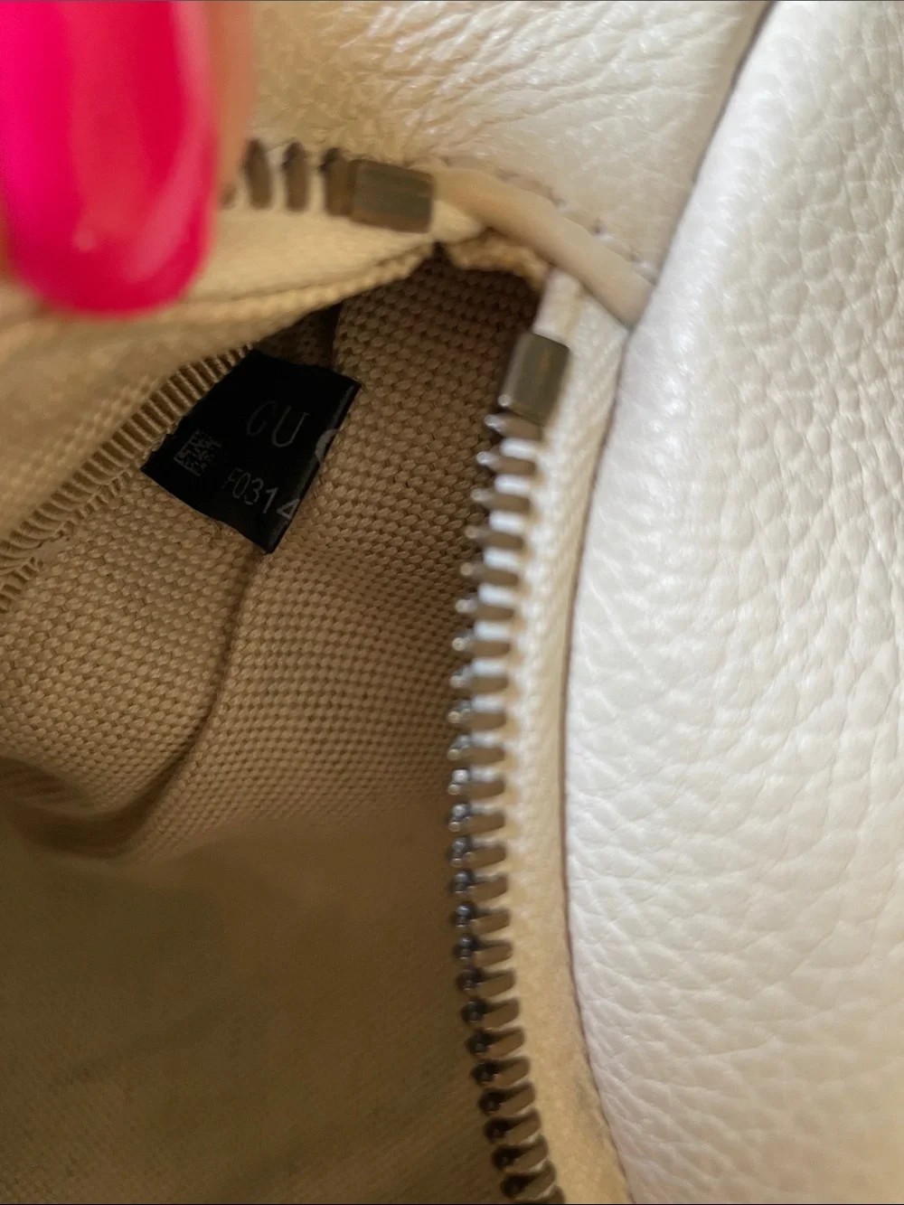 Gucci White Leather Belt Bag with Green and Red Web